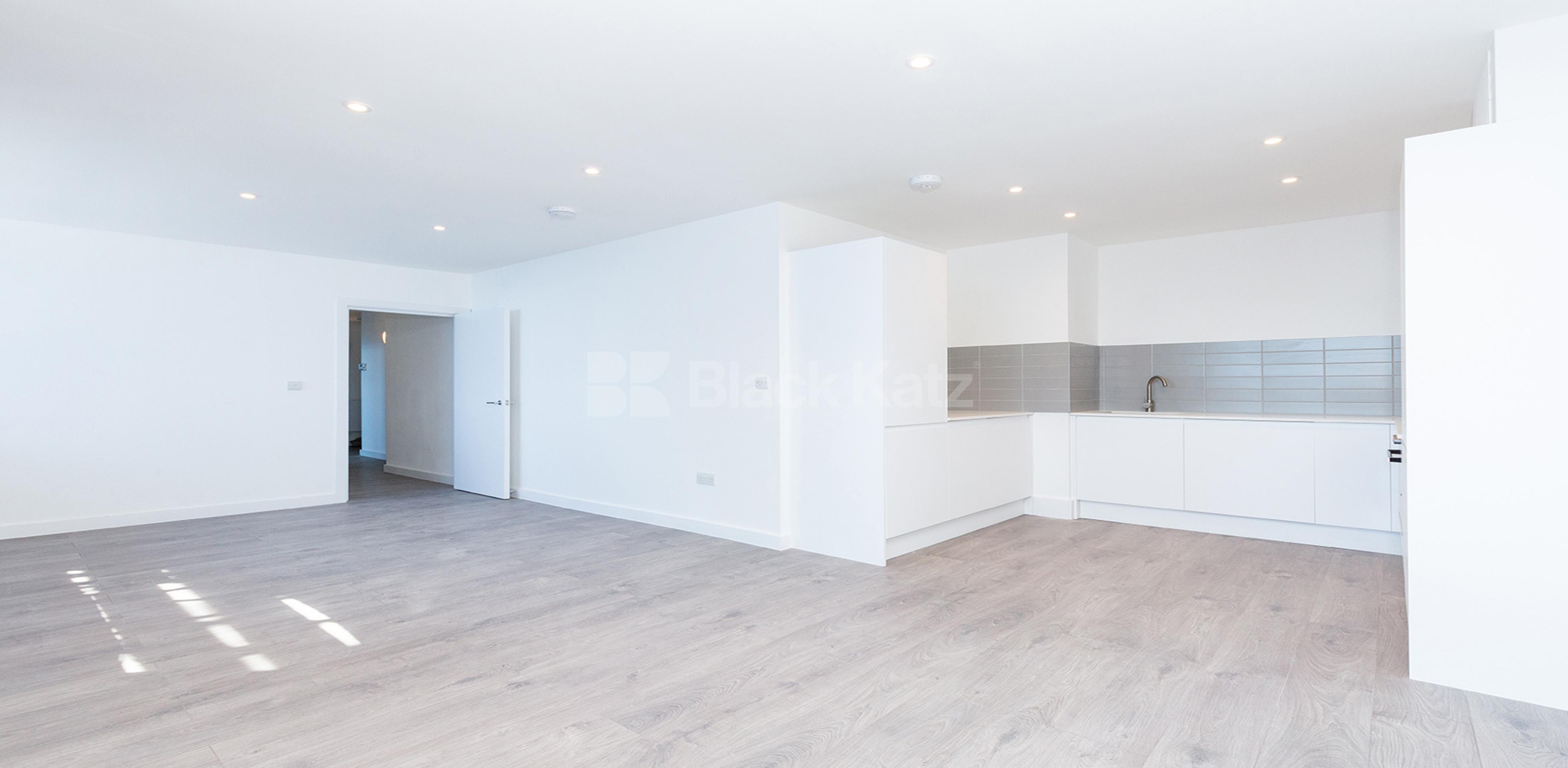 			VIRTUAL TOUR AVAILABLE!, 2 Bedroom, 1 bath, 1 reception Apartment			 DOVE ROAD , CANONBURY-ISLINGTON N1